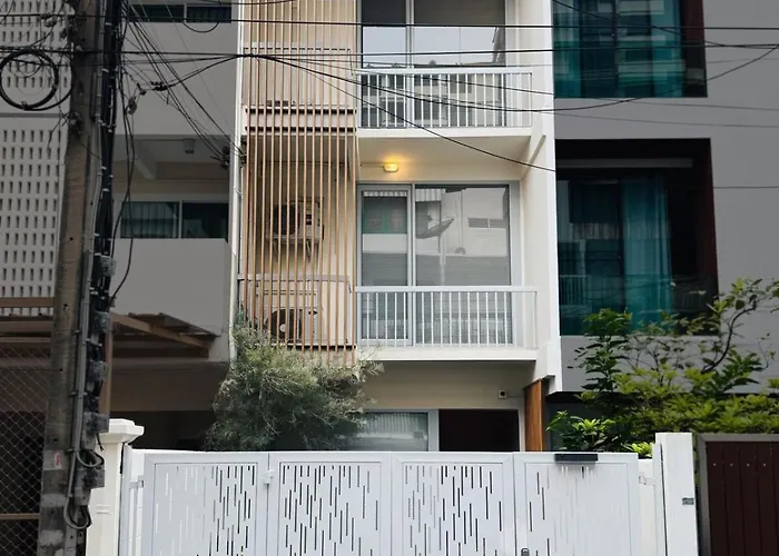 Middle Haus 3br Near Bts Ari, Villa Bangkok