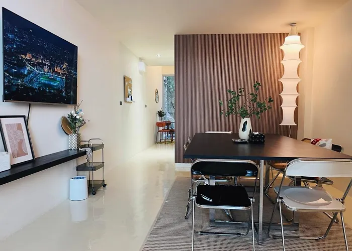 Middle Haus 3br Near Bts Ari, Bangkok